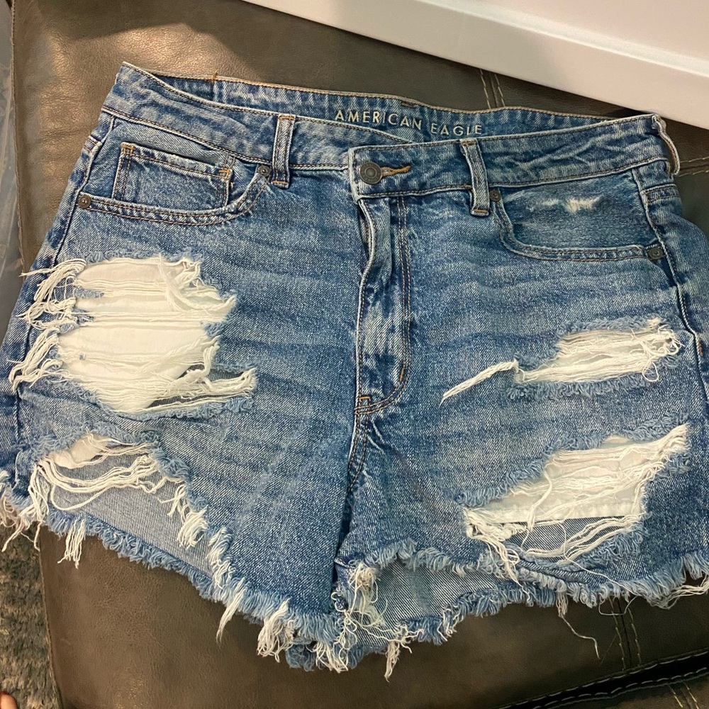 Like new! American Eagle Strigid Cutoff Denim shorts